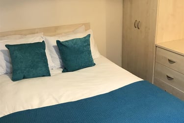 1 bed studio, Lady Lawson Street, Tollcross, Edinburgh, EH39DH - Image 4